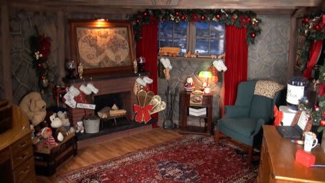 Santa tracker image showing what Santa is doing right now